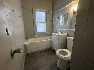Main picture of 3401 N 24th St