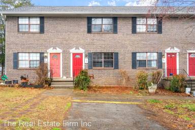 Main picture of 175 Golfcrest Ln