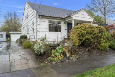Main picture of 2675 NW Raleigh St