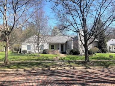 Main picture of 73 Elmwood Pl