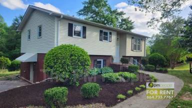 Main picture of 304 Lavonne Ave