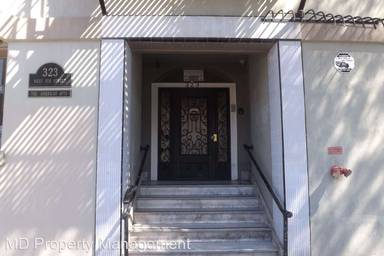 Main picture of 323 W 4th St