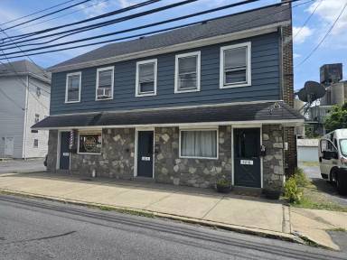 Main picture of 5216 Main St