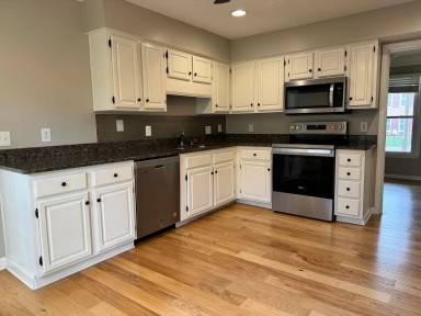 Main picture of 506 Maplegrove Dr