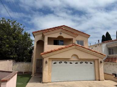 Main picture of 690 W 23rd St