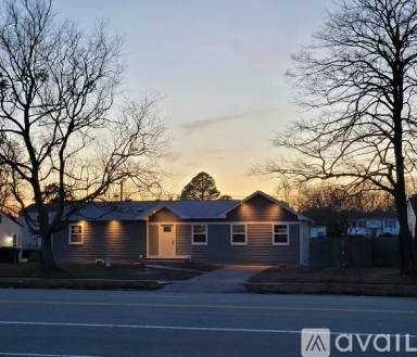 Main picture of 709 S Lynnhaven Rd