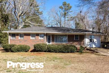 Main picture of 1642 Pine Cir