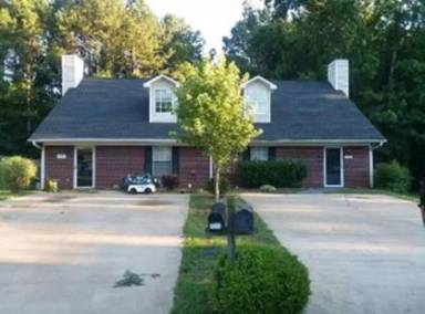 Main picture of 2405 Leeward Ct