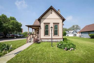 Main picture of 832 N California St