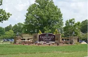 Main picture of 7 Lakeshore Cir