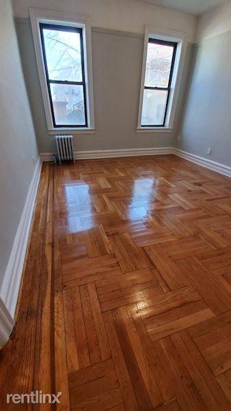 Main picture of 8712 102nd St