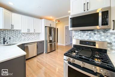 Main picture of 3218 W Olive Ave