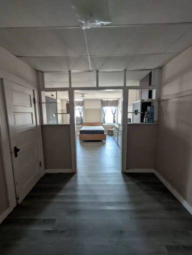 Main picture of 106 E 3rd St