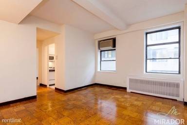 Main picture of 132 East 45th St