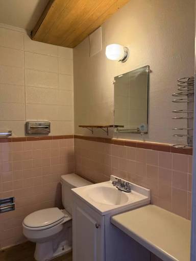 Main picture of 2110 S Broadway