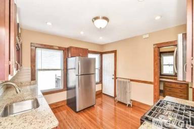 Main picture of 66 Brook Rd