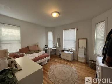 Main picture of 34 Gorham St