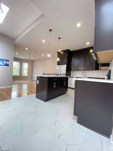 Main picture of 340 78th St