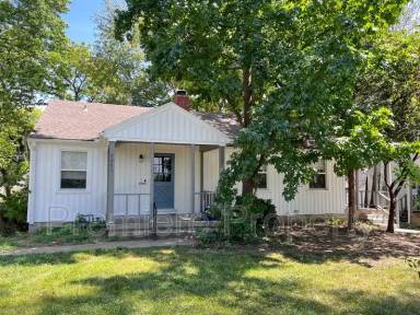 Main picture of 7603 Wyandotte St