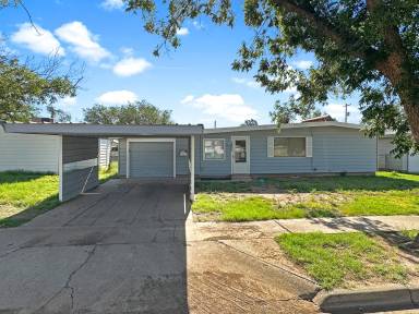 Main picture of 1820 N Gila Dr