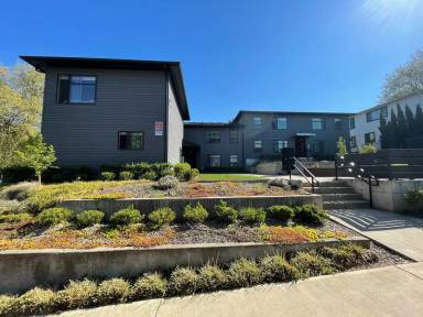 Main picture of 1346 SE Center St
