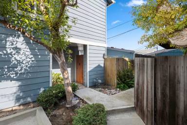 Main picture of 350 Avocado St