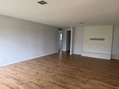 Main picture of 3110 SE Grace Ave