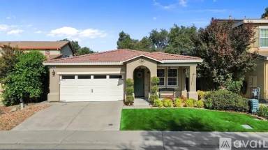 Main picture of 325 Indian Runner Ct