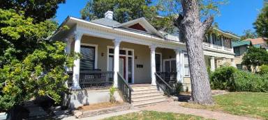 Main picture of 423 W Magnolia Ave