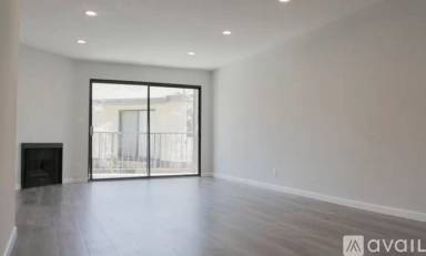 Main picture of 620 W Hyde Park Blvd