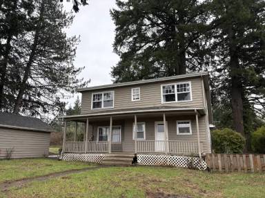 Main picture of 16093 SW Roy Rogers Rd