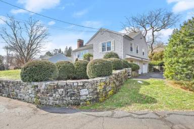 Main picture of 5 Saviano Ln