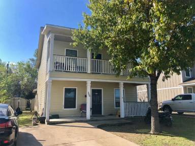 Main picture of 304 Holik St