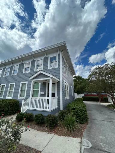 Main picture of 112 W 31st Ln