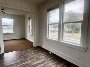 Main picture of 820 S 6th St