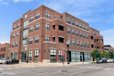Main picture of 4601 N Ravenswood Ave