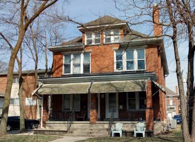 Main picture of 194 E 13th Ave