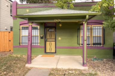 Main picture of 2424 N Clay St