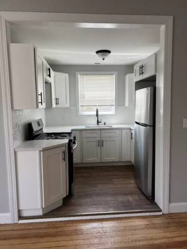 Main picture of 2039 Pleasant St