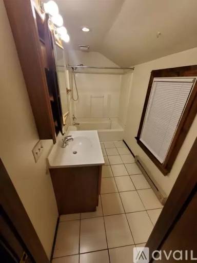 Main picture of 401 Reese St