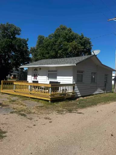 Main picture of 17810 1/2 Fillmore St