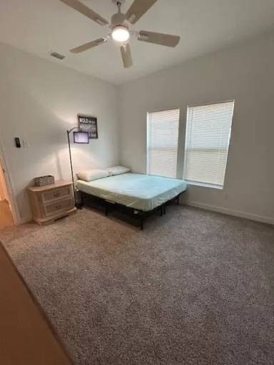 Main picture of 3224 W Houston St
