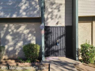 Main picture of 5922 W Golden Ln