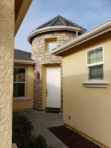 Main picture of 5611 John Runge St