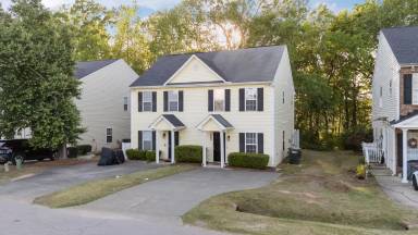 Main picture of 225 Woodson Dr