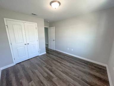 Main picture of 212 Evans Ter
