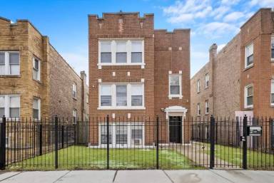 Main picture of 4449 W Walton St