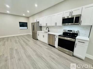 Main picture of 242 Spruce St