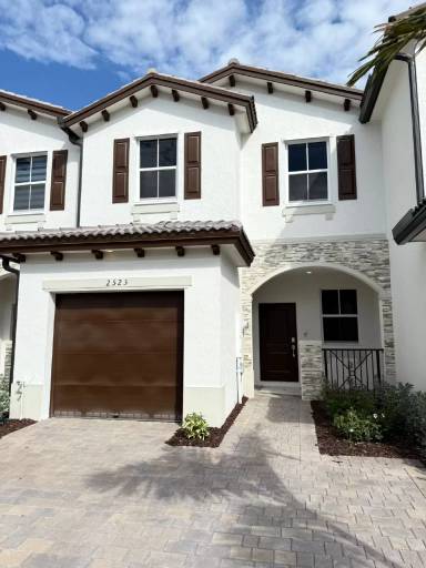 Main picture of 2523 SE 29th St