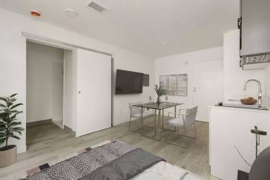 Main picture of 3019 S Angeline St